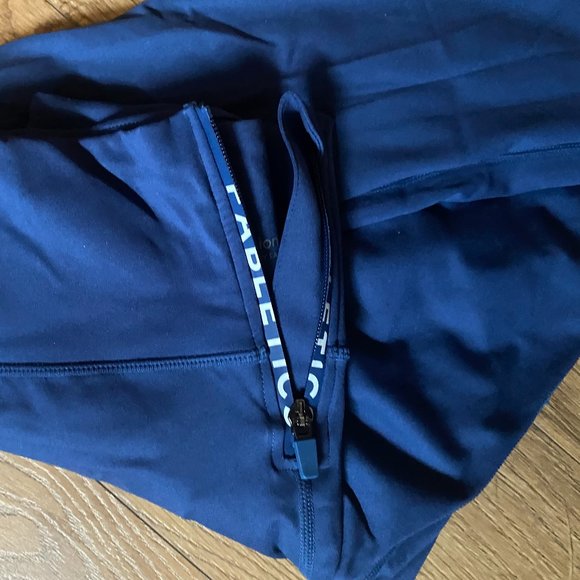 women's Fabletics Motion 365 Navy Blue Leggings - Picture 6 of 6